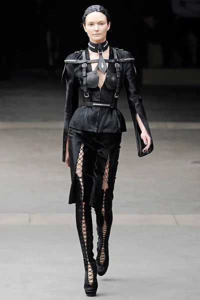 Look 14